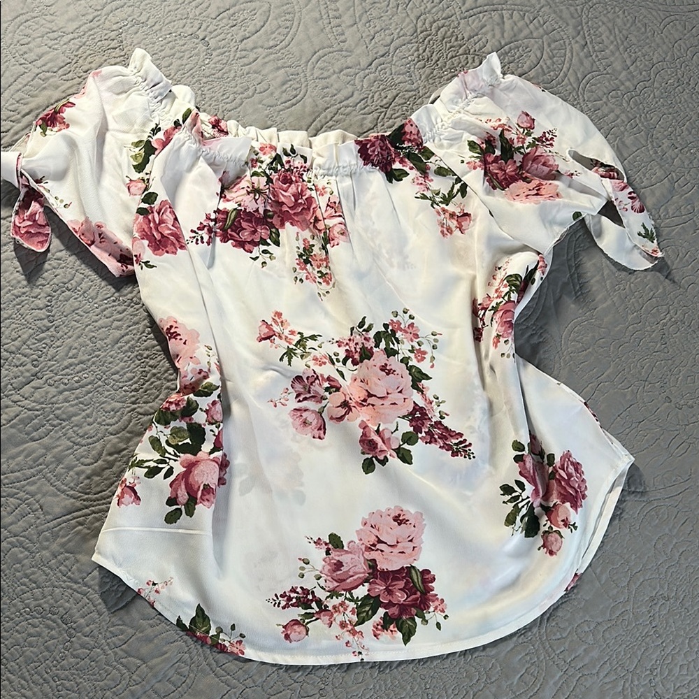 Love J White Cream Puff Sleeve Ruffled Blouse